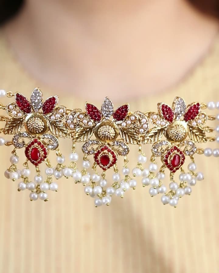 Model wearing a bridal jewellery set